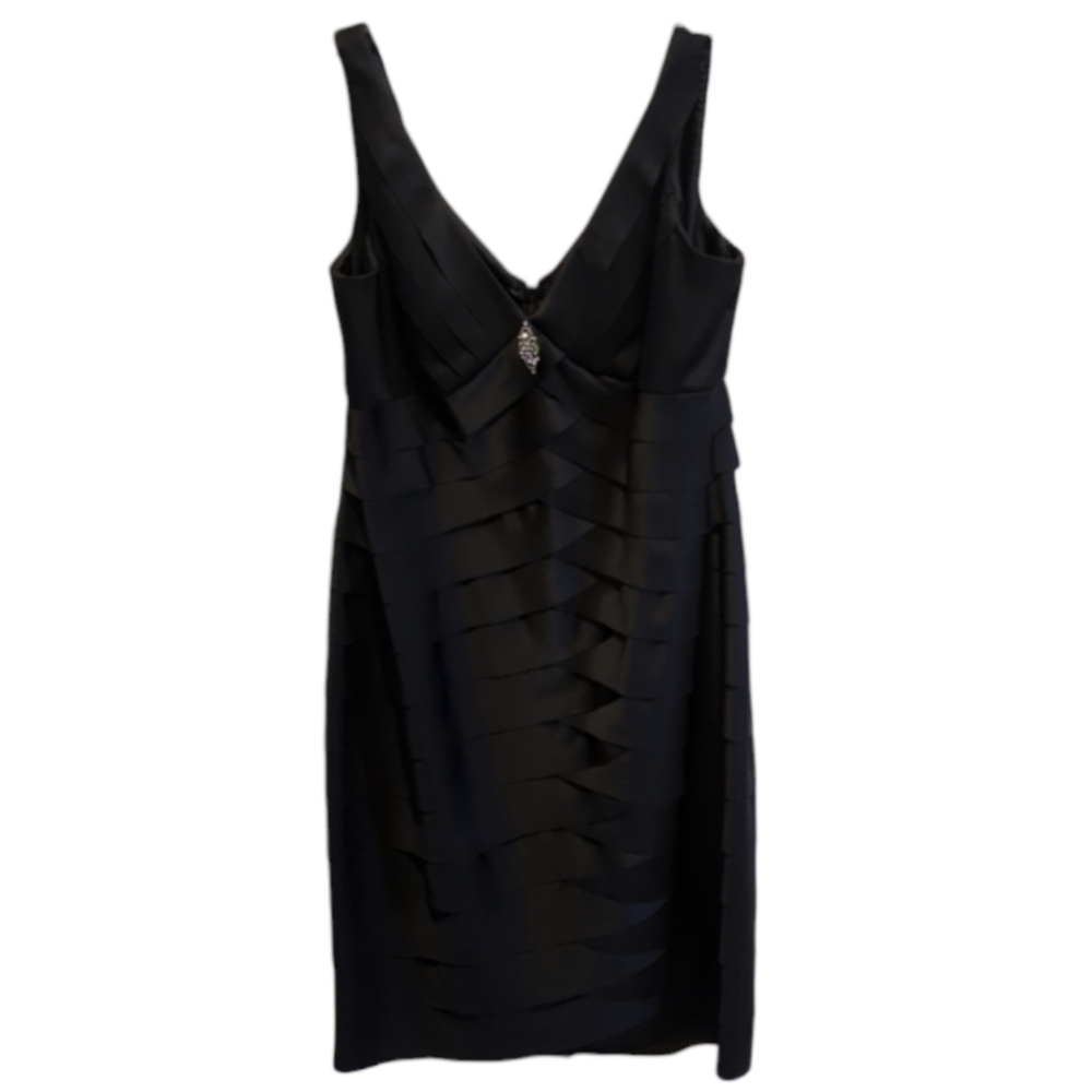 Jones Wear Black Satin-feel Cocktail Dress with Rhinestone Brooch size 8